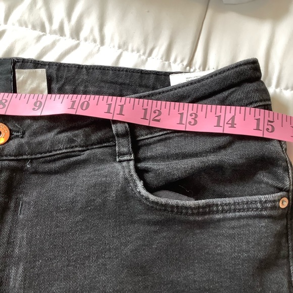 H&M Divided Skinny Denim Jeans Women's Size 12 Black Mid Rise Distressed Raw Hem - Picture 7 of 11